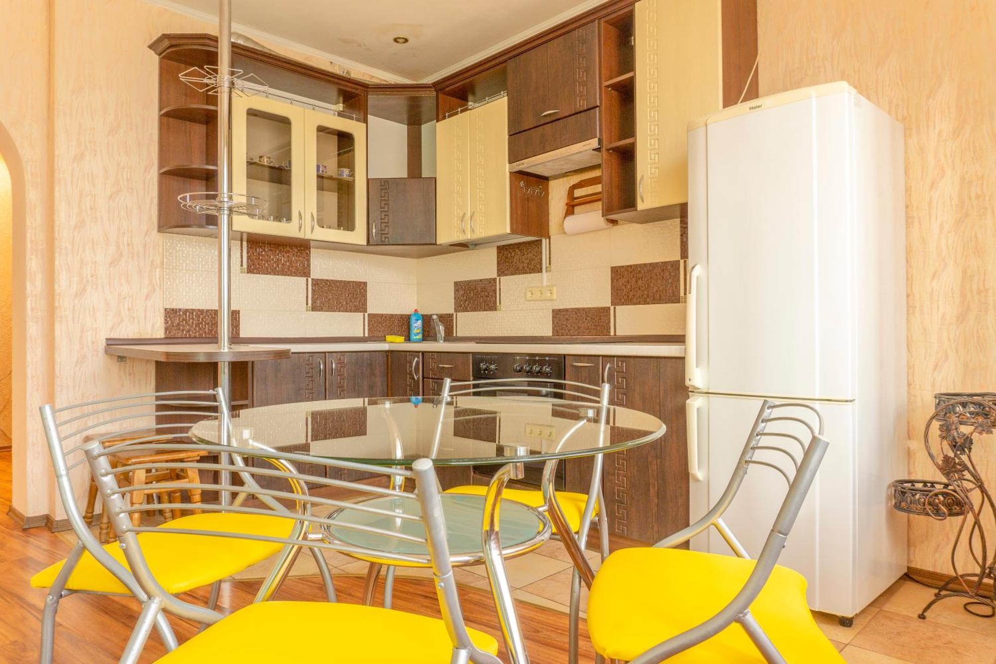 Big Studio Apartment Near River Mall Kyiv Exterior photo